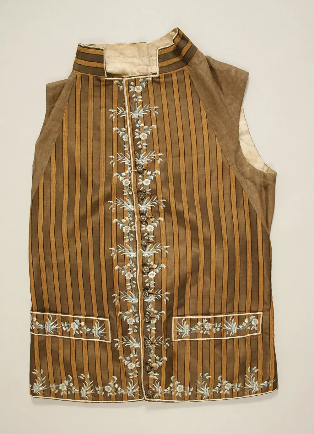Gilet Sans-Culotte : Gilet rayé, broderies florales.