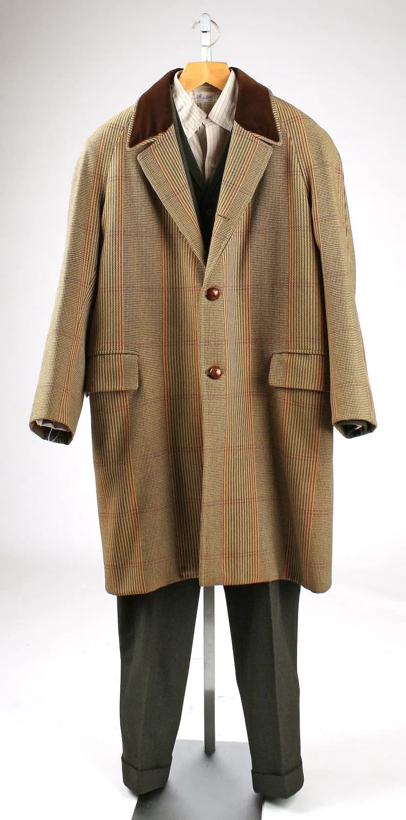 Manteau Pairie : Pardessus en tweed, col de velours.
